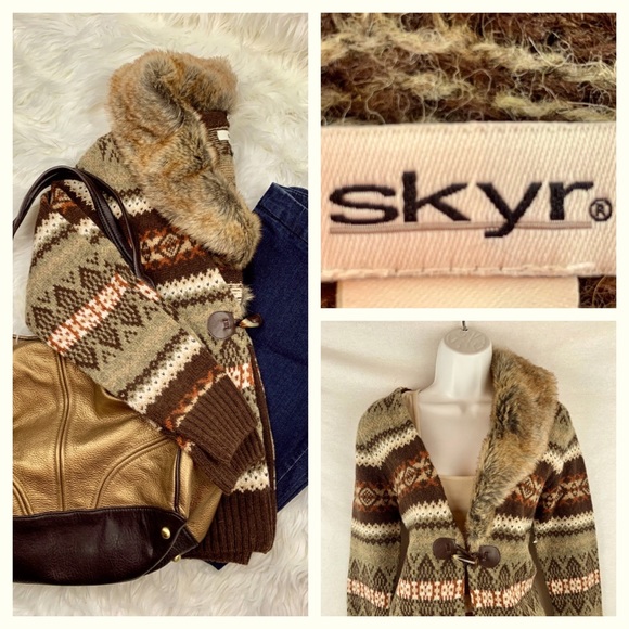 Skyr Women’s Wool Sweater w/ Faux Fur Trim Option - Picture 3 of 5